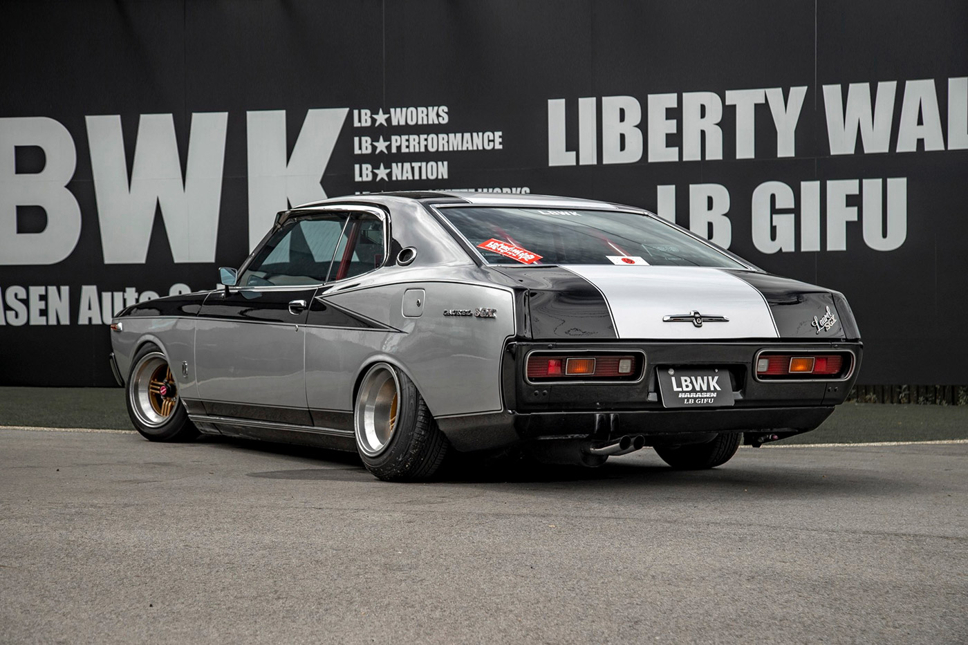 NISSAN-LAUREL-SGX00045