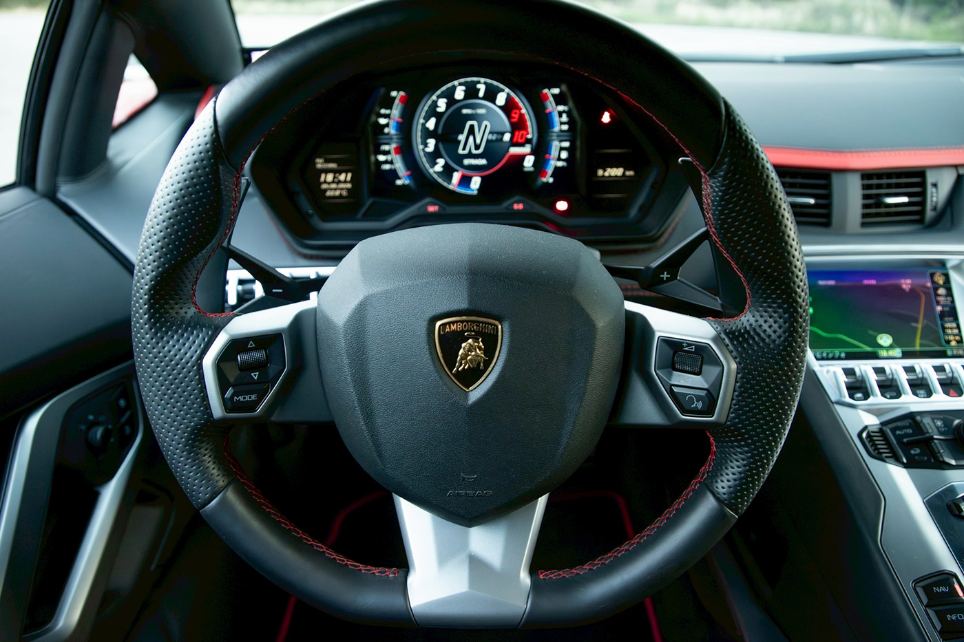 AVENTADOR-S00036