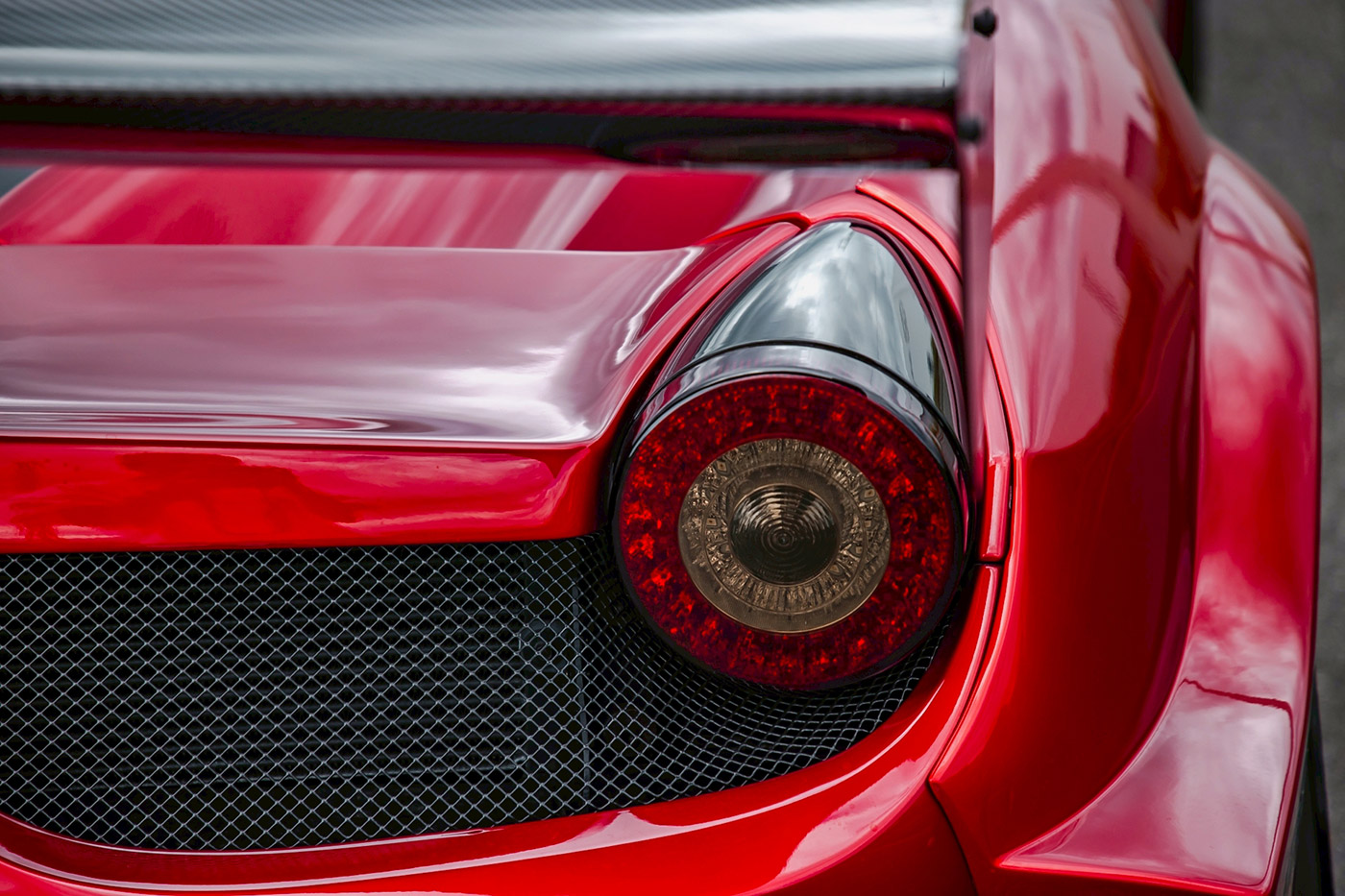 LB-Silhouette-WORKS-458-GT00030