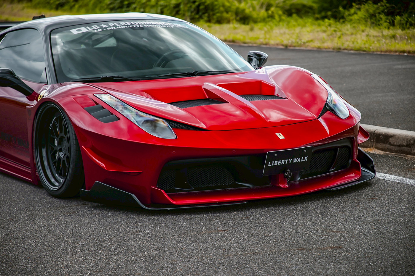 LB-Silhouette-WORKS-458-GT00045
