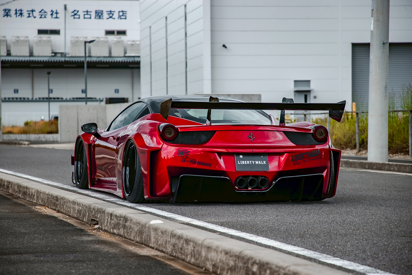 LB-Silhouette-WORKS-458-GT00049