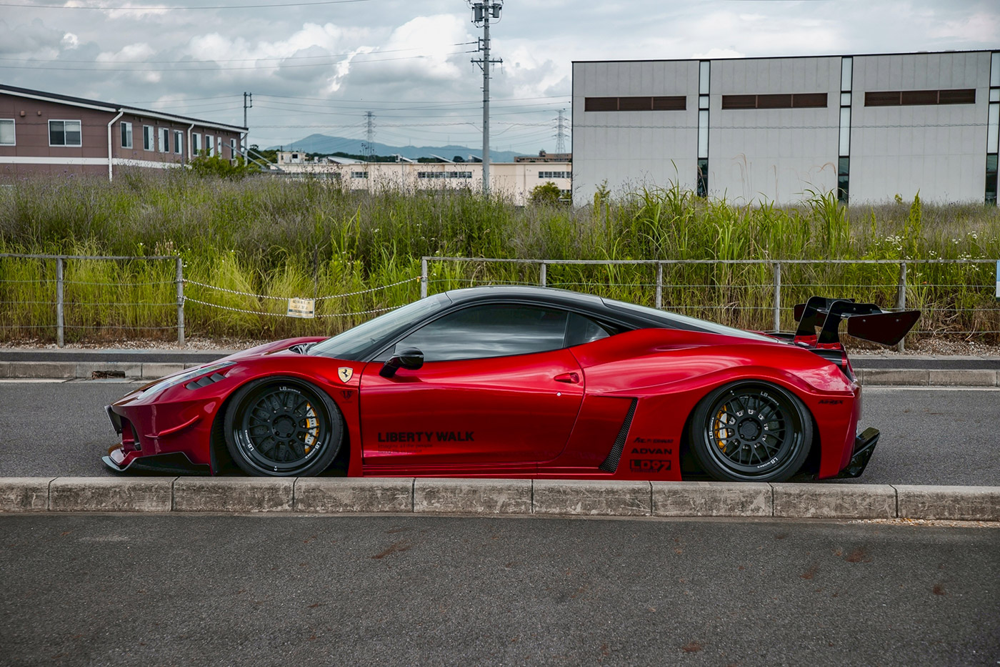LB-Silhouette-WORKS-458-GT00050