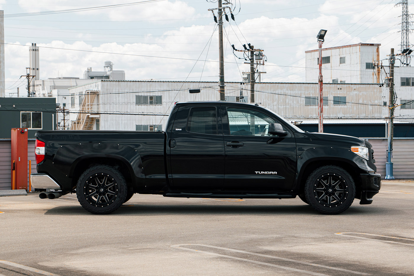 TOYOTA-TUNDRA00010