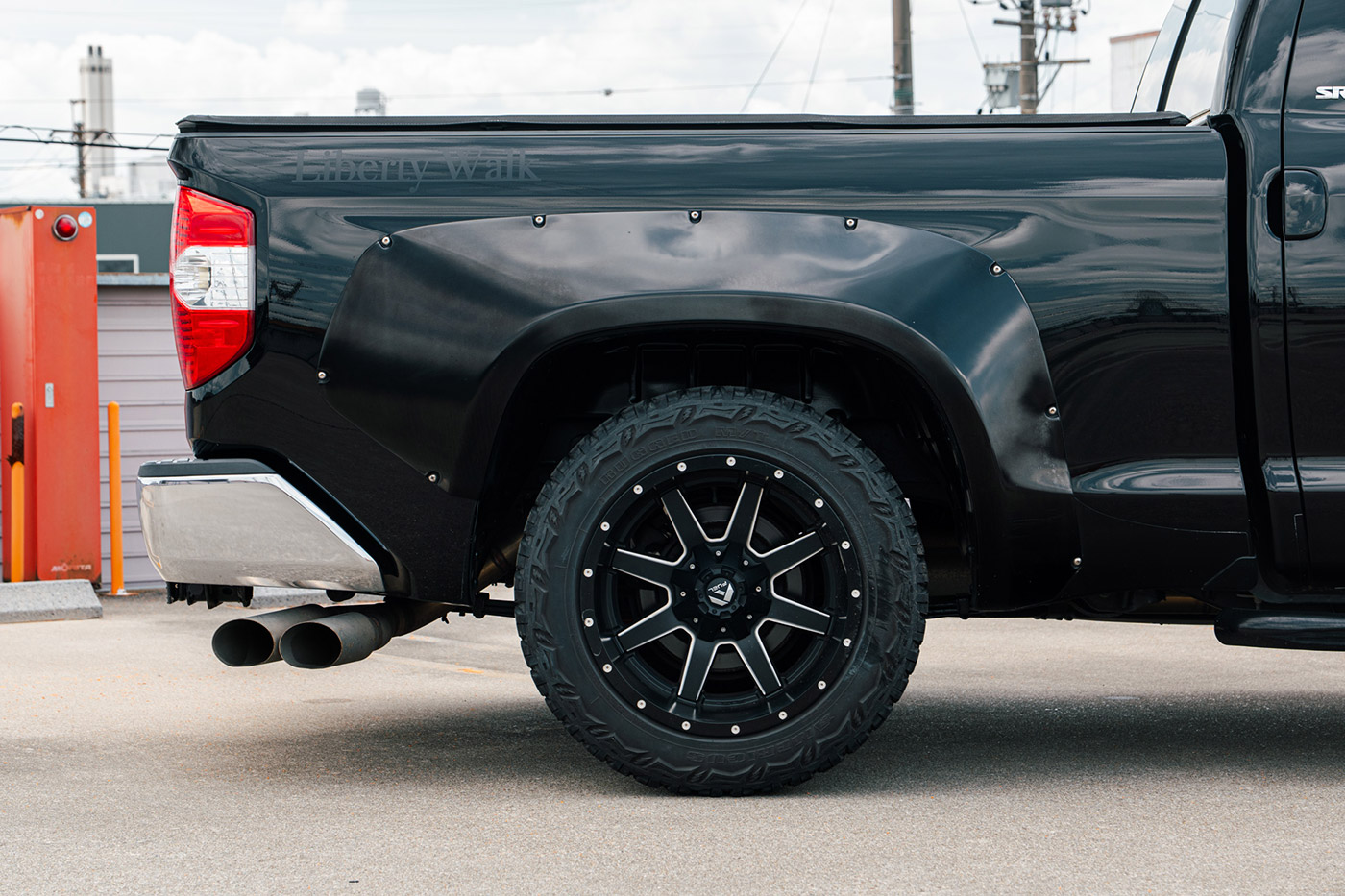 TOYOTA-TUNDRA00021