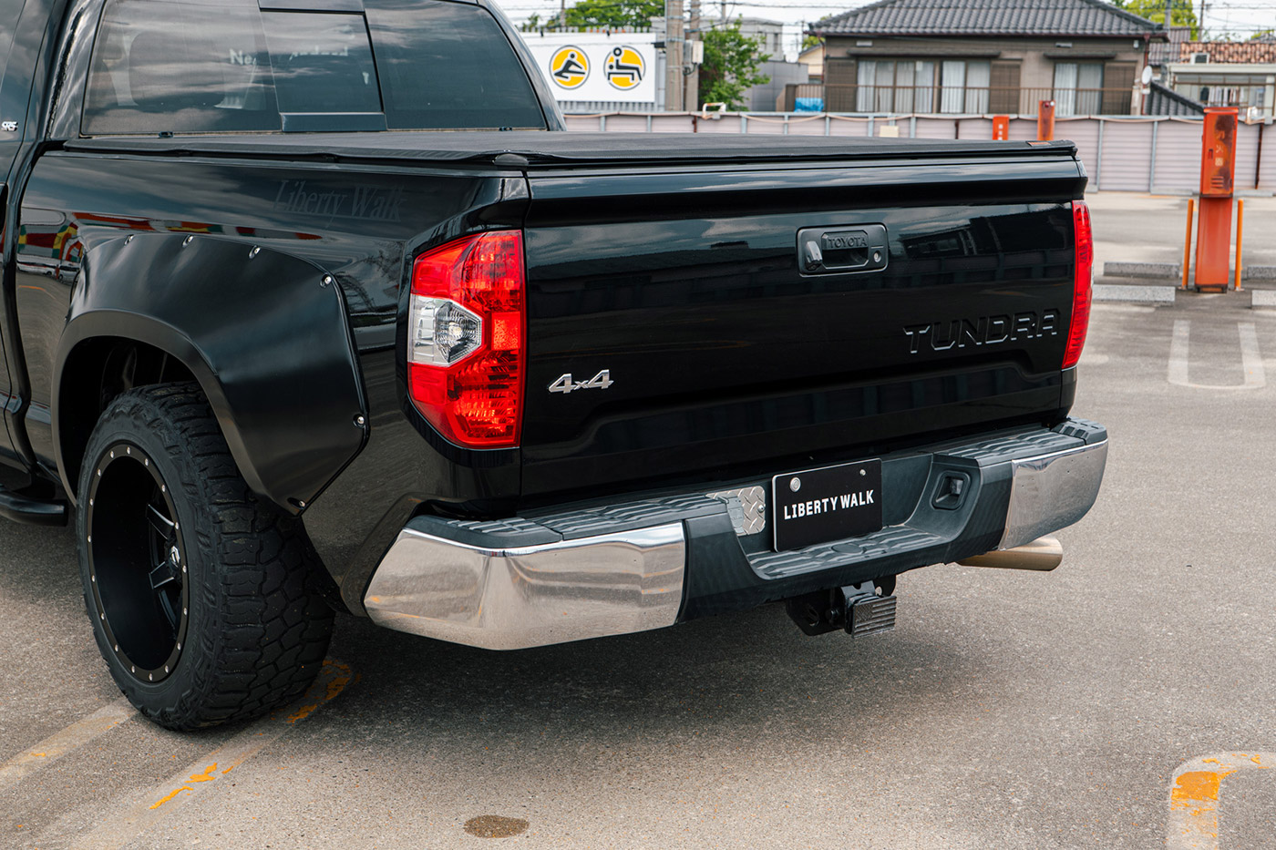 TOYOTA-TUNDRA00024