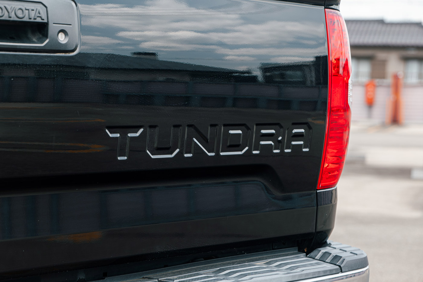 TOYOTA-TUNDRA00026