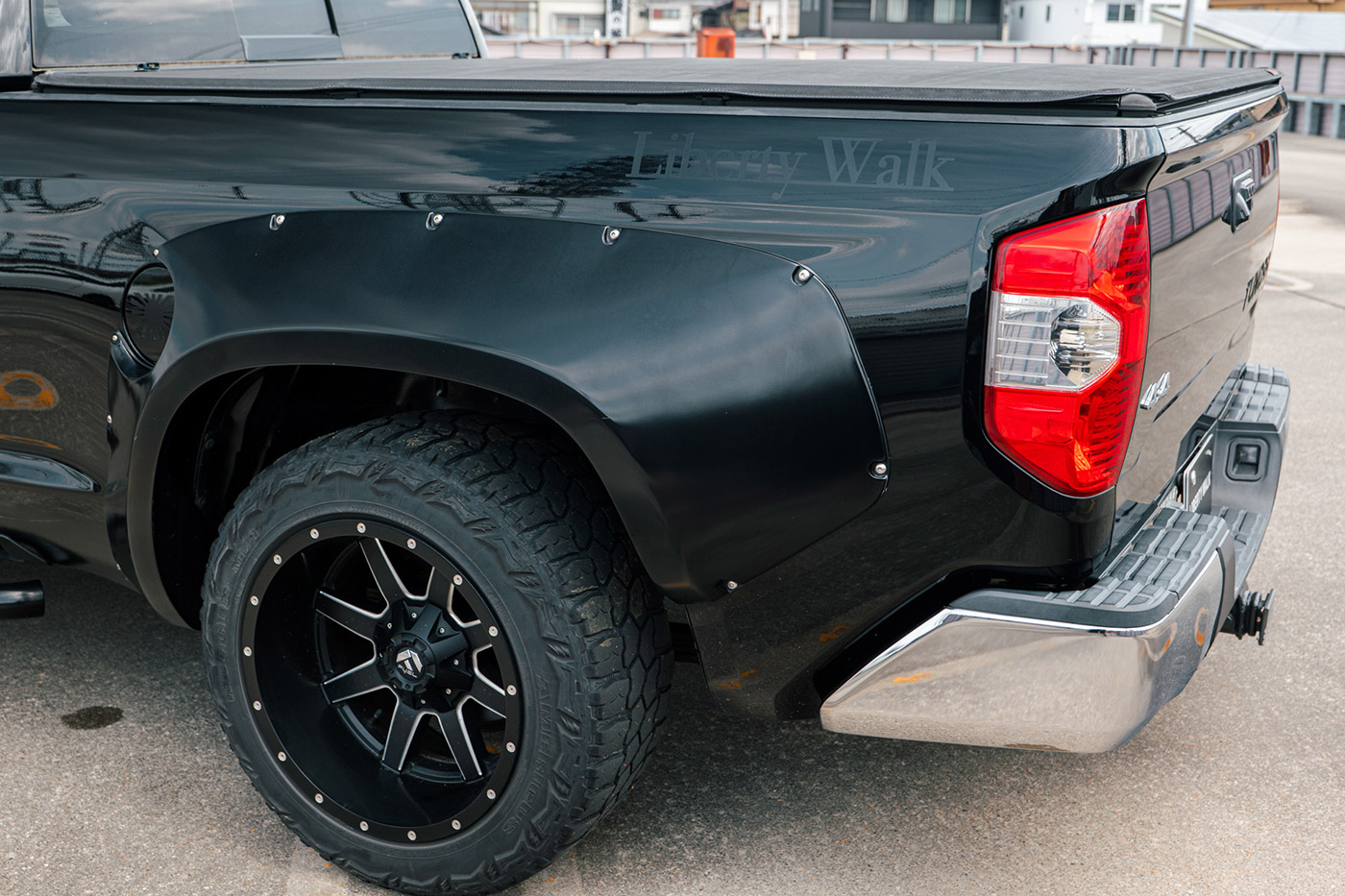 TOYOTA-TUNDRA00032