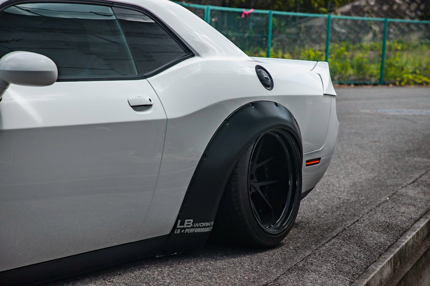 LB-WORKS DODGE challenger00013
