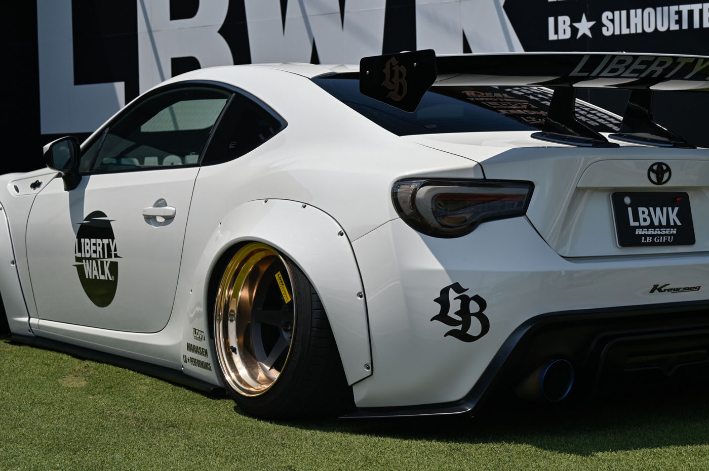 LB-WORKS TOYOTA 8600040