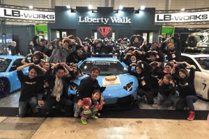 042-05-15autosalon_1400